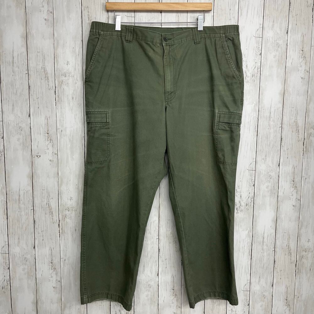 L.L. Bean Green Chino Khaki Cargo Utility Straight Leg Short Cotton Pants 40